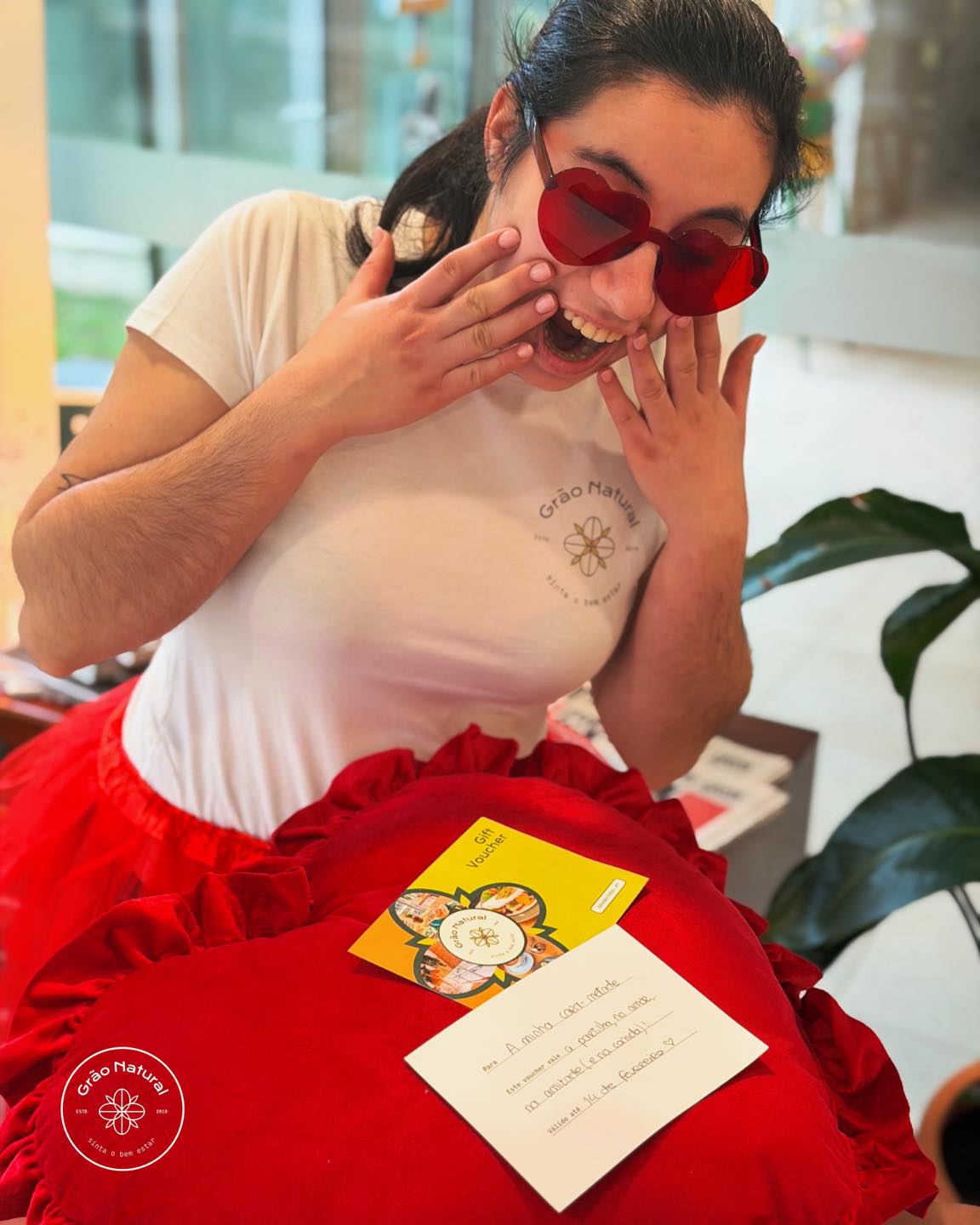 ❤️🍴 Neste São Valentim, surpreende com um convite para partilhar sabores, conversas e momentos à mesa.
Porque as melhores memórias não se embrulham… vivem-se. ✨🥹
🔔 E se quiseres celebrar já no próprio dia, junta-te a nós na Valentine’s Party, dia 14 de fevereiro, com brunch, sushi, música e muitas surpresas. O plano perfeito para celebrar o amor, em todas as suas formas.
☎️ Fala connosco, envia mensagem ou contacta: +351 935 811 584
#graonatural #alimentaoteudia #arcosdevaldevez #saovalentim #diadosnamorados