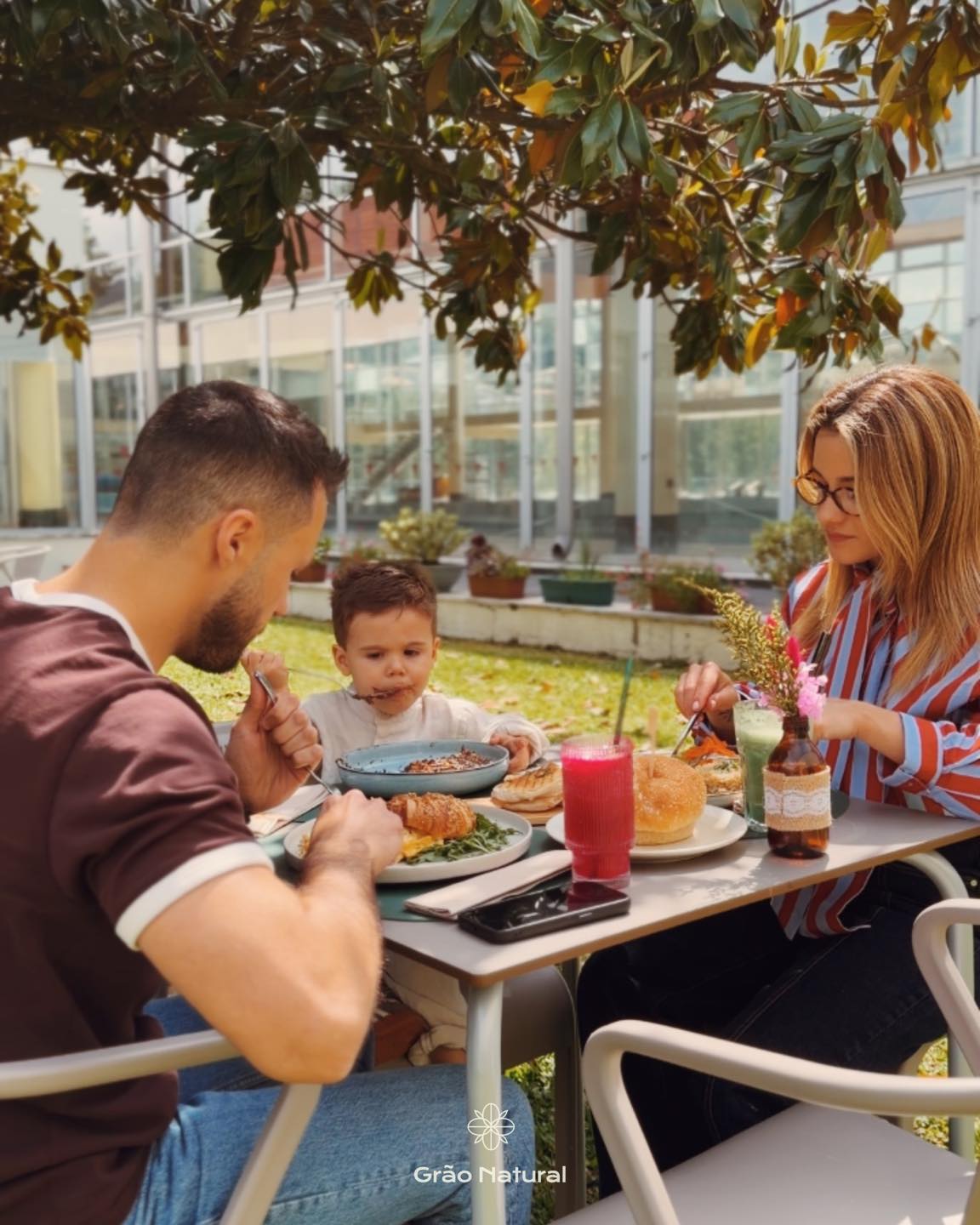 Mãe: o primeiro amor, para sempre. 🤍
Feliz Dia da Mãe! 🥹
#graonatural #diadamae #alimentaoteudia #brunchportugal #arcosdevaldevez