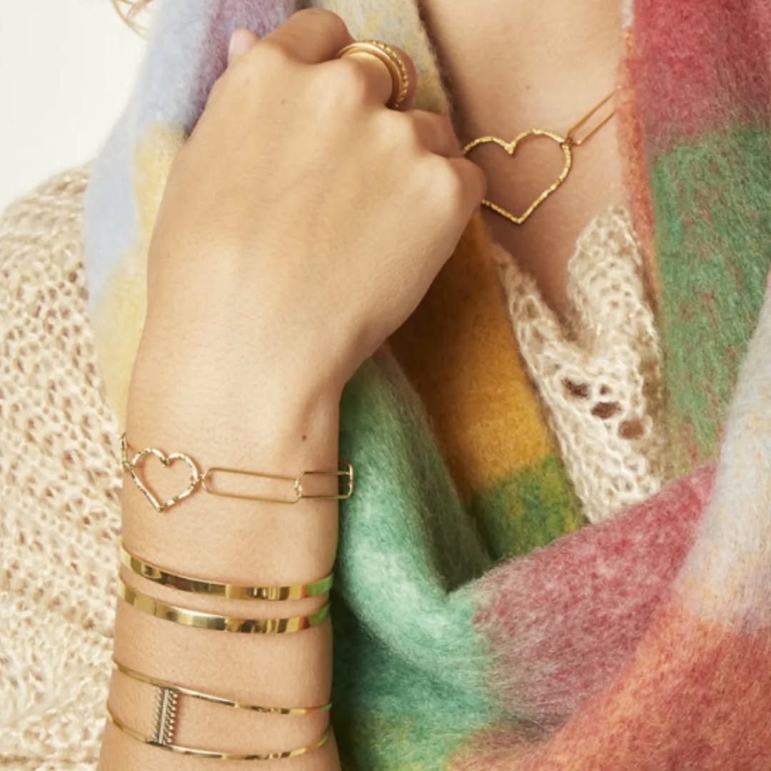 🏹 Lleva el amor siempre contigo, en forma de algo material o espiritual 💖
#brenliejewels #regalosanvalentin #regalopulsera #regalomujer #regalojoyas