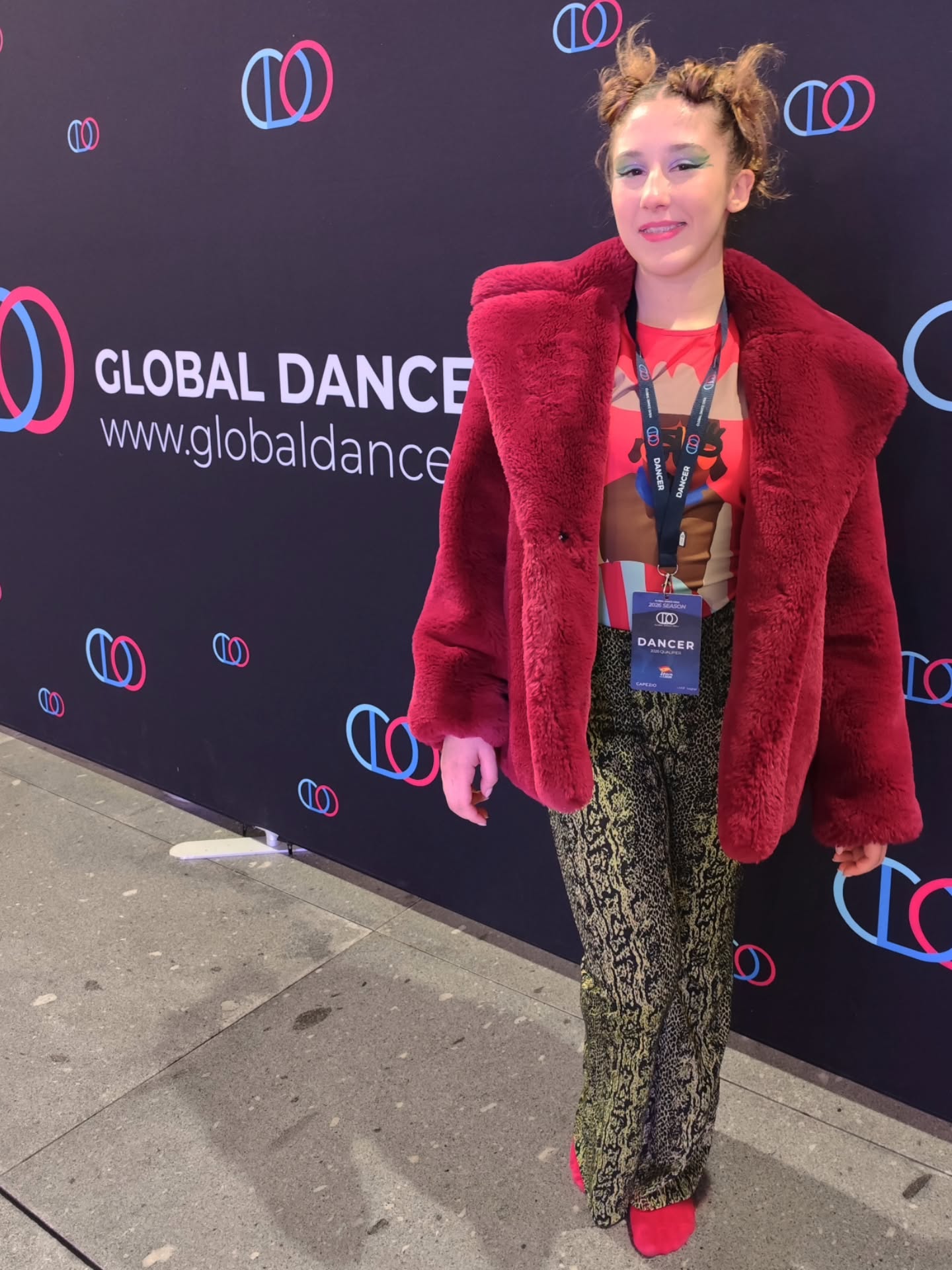 Global Dance Open Portugal Qualifier 2026 @gdoportugal @globaldanceopen Hoje a Companhia Júnior Backstage e a nossa solista @brennda_bailarina concluíram a sua participação no primeiro Qualifier do ano. Algumas surpresas e muitas aprendizagens... Muito nervosismo e ansiedade das nossas jovens bailarinas que ainda assim conseguiram na sua estreia em grupo em Dança Contemporânea um fantástico 3° lugar. Parabéns GDO pela fantástica organização e staff absolutamente incrível. Obrigada aos jurados pelo reconhecimento. Parabéns às nossas coreógrafas, professores, treinadores e toda a equipa backstage, pilares da formação destes bailarinos. Gratos aos pais, amigos e familiares por todo o apoio Prontos para o próximo! 💪 🥈Solo Senior Lyrical Palomas y Santas, @brennda_bailarina Coreografia de @rosaliapassinhas 🥉Small Group Teen Contemporary, Plural, Companhia Júnior Backstage, coreografia @18_carolina_gomes Coach Rosália Passinhas ⏭️ Momentos de bastidores, excertos coreográficos, prizes giving...... #backstageescoladedança #competitionteam #companhiajuniorbackstage #braga #portugal
