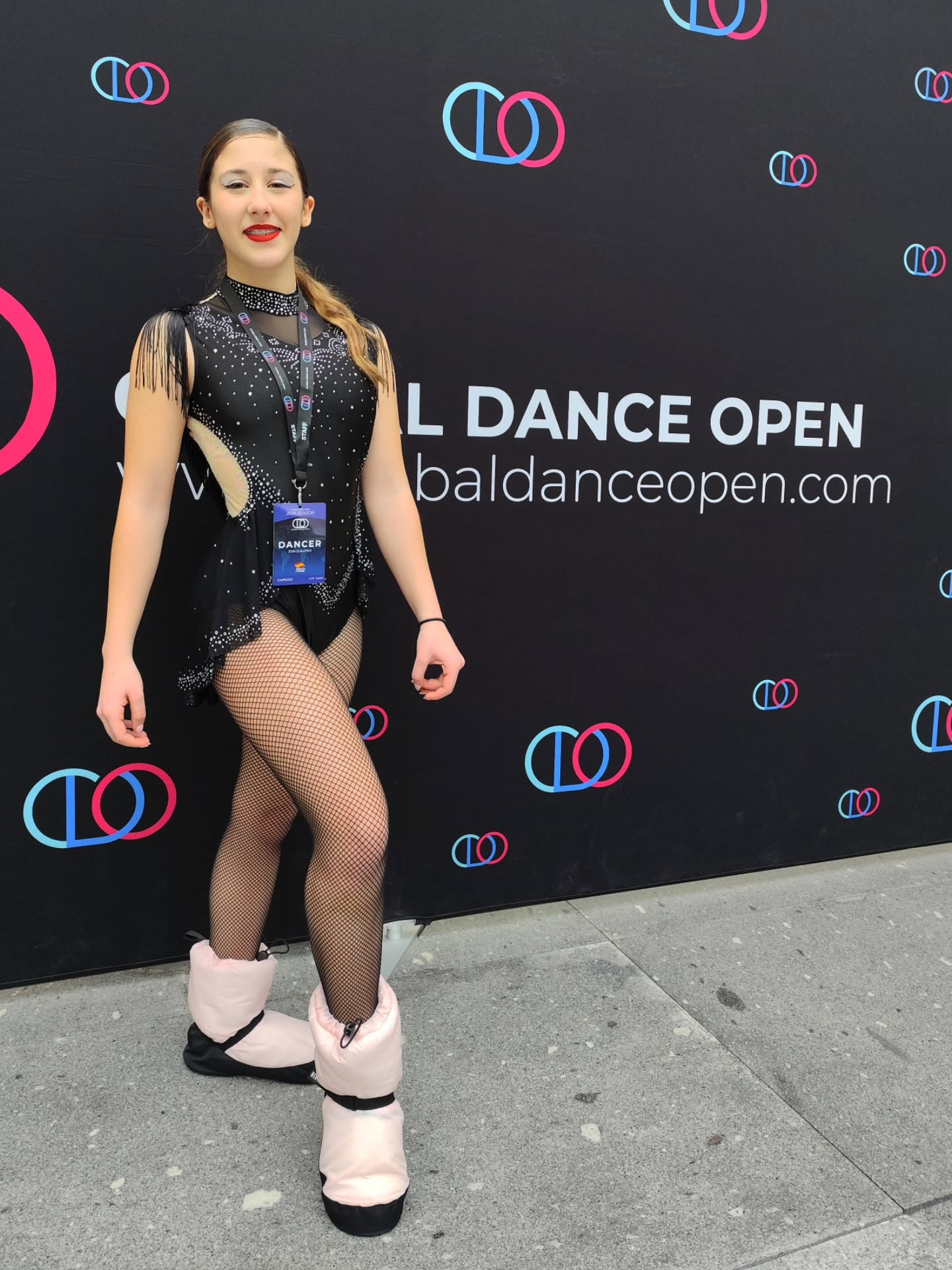 Global Dance Open Portugal Qualifier 2026 @gdoportugal @globaldanceopen Hoje a Companhia Júnior Backstage e a nossa solista @brennda_bailarina concluíram a sua participação no primeiro Qualifier do ano. Algumas surpresas e muitas aprendizagens... Muito nervosismo e ansiedade das nossas jovens bailarinas que ainda assim conseguiram na sua estreia em grupo em Dança Contemporânea um fantástico 3° lugar. Parabéns GDO pela fantástica organização e staff absolutamente incrível. Obrigada aos jurados pelo reconhecimento. Parabéns às nossas coreógrafas, professores, treinadores e toda a equipa backstage, pilares da formação destes bailarinos. Gratos aos pais, amigos e familiares por todo o apoio Prontos para o próximo! 💪 🥈Solo Senior Lyrical Palomas y Santas, @brennda_bailarina Coreografia de @rosaliapassinhas 🥉Small Group Teen Contemporary, Plural, Companhia Júnior Backstage, coreografia @18_carolina_gomes Coach Rosália Passinhas ⏭️ Momentos de bastidores, excertos coreográficos, prizes giving...... #backstageescoladedança #competitionteam #companhiajuniorbackstage #braga #portugal