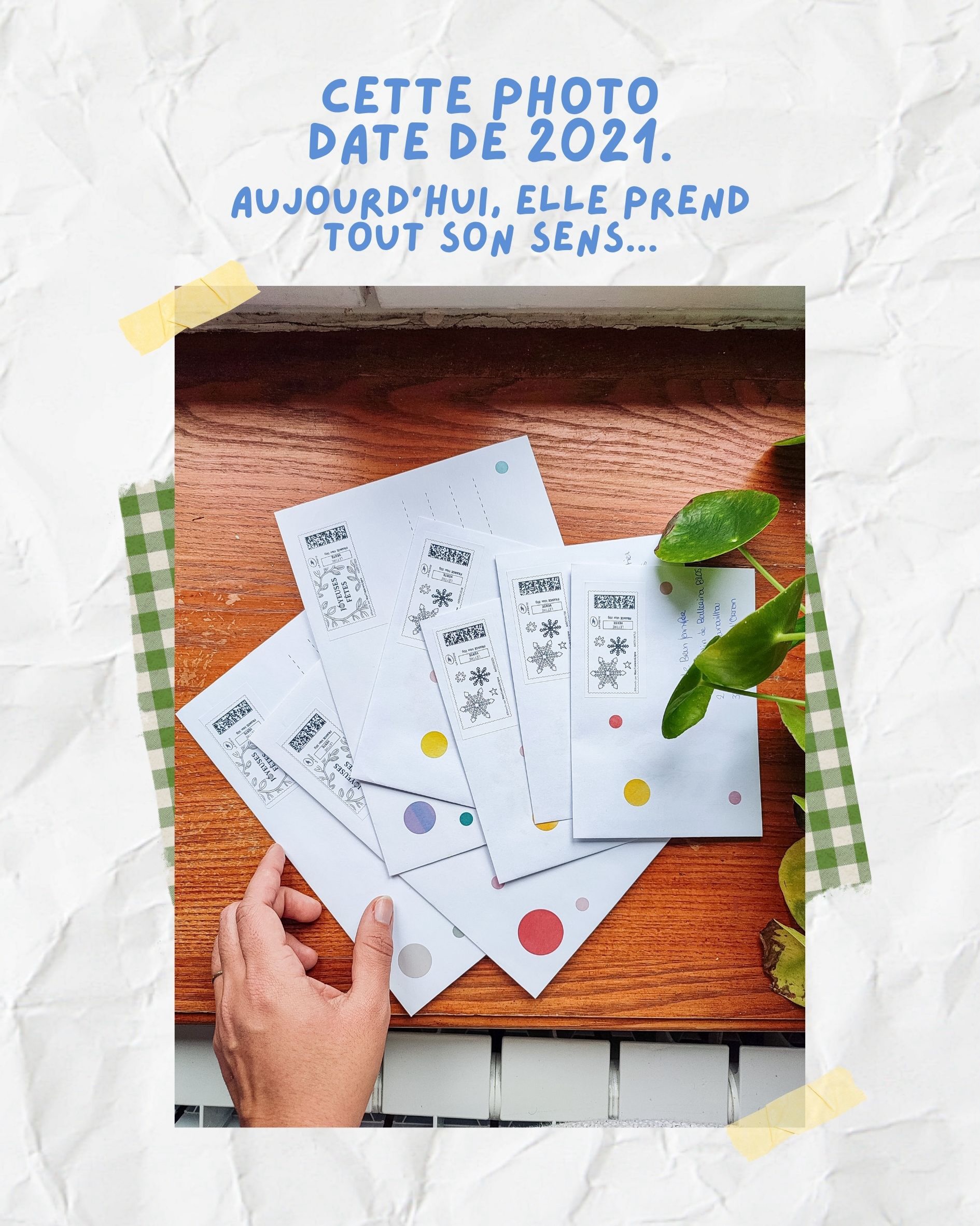 Publication Instagram : UNE NOUVELLE PAGE 💌 J’ai commencé à vous envoyer des cartes postales…